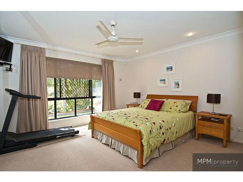 40 Arun Dr, Arundel QLD 4214