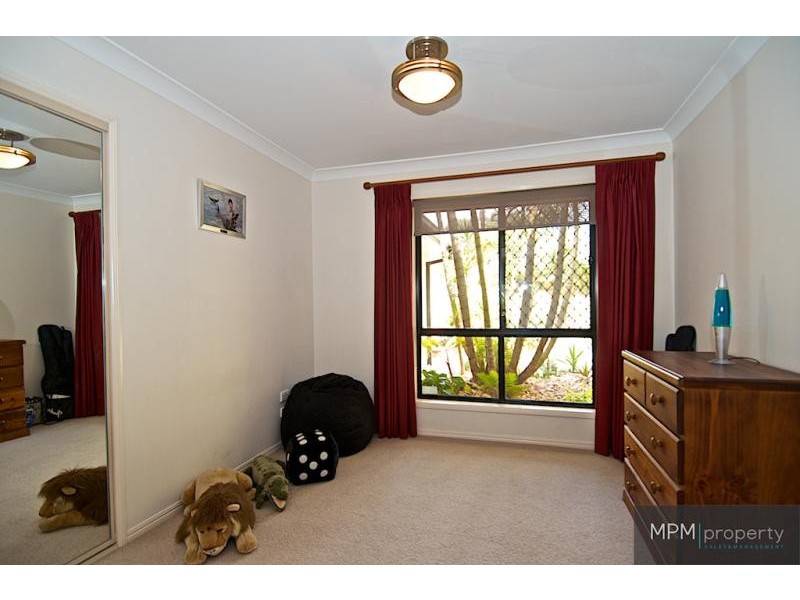 40 Arun Dr, Arundel QLD 4214