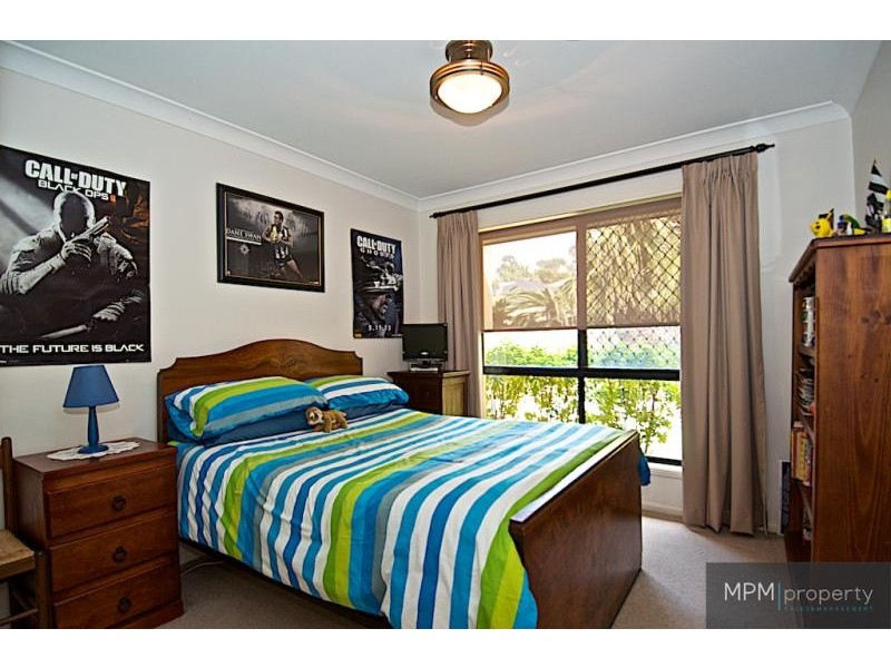 40 Arun Dr, Arundel QLD 4214