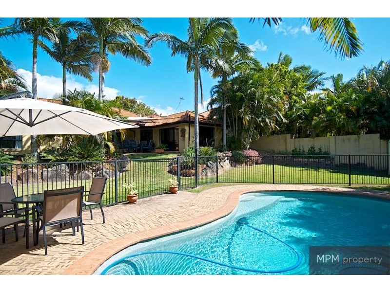 40 Arun Dr, Arundel QLD 4214