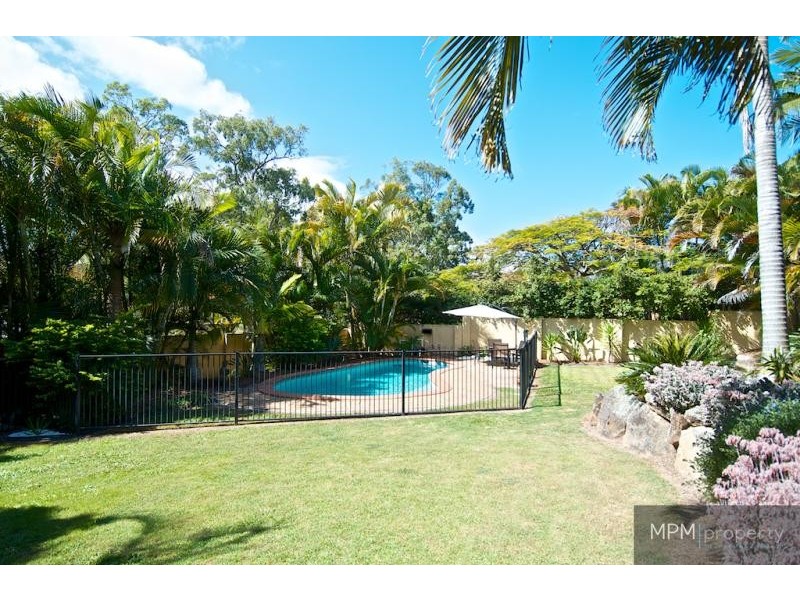 40 Arun Dr, Arundel QLD 4214