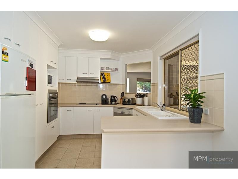 7 James Cagney Cl, Parkwood QLD 4214