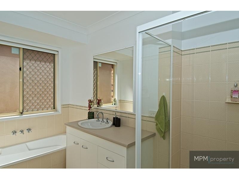 7 James Cagney Cl, Parkwood QLD 4214