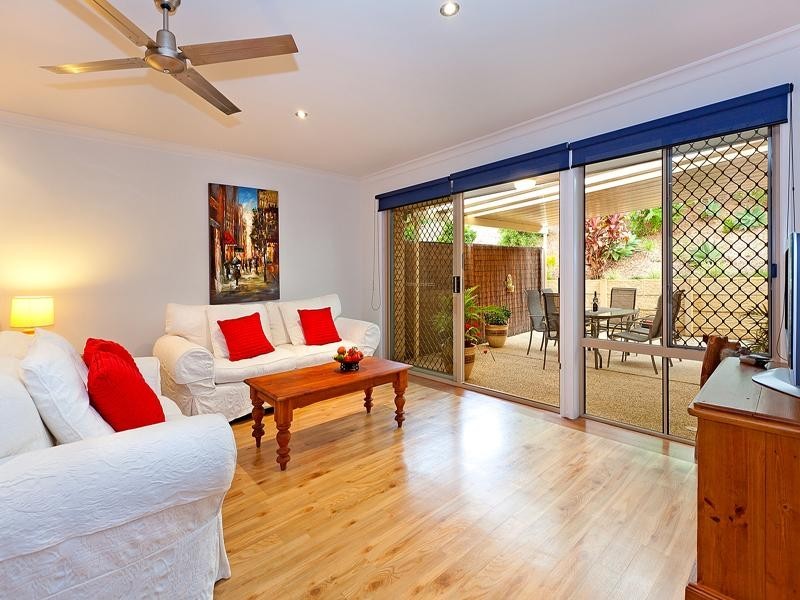 24/1 Archipelago St, Pacific Pines QLD 4211