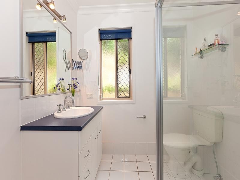 24/1 Archipelago St, Pacific Pines QLD 4211