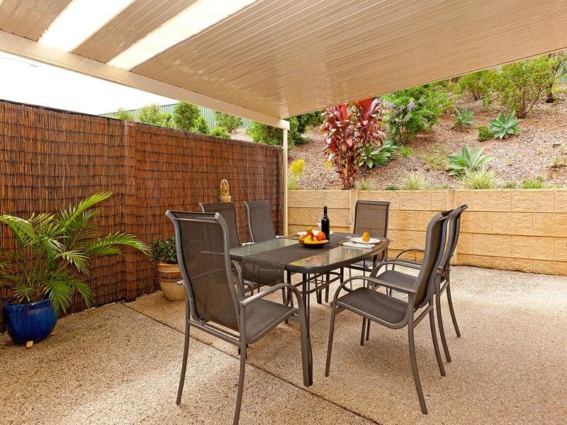 24/1 Archipelago St, Pacific Pines QLD 4211