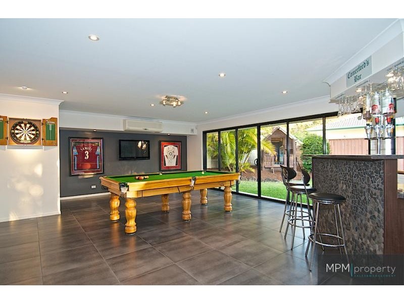 6 Chichester Dr, Arundel QLD 4214