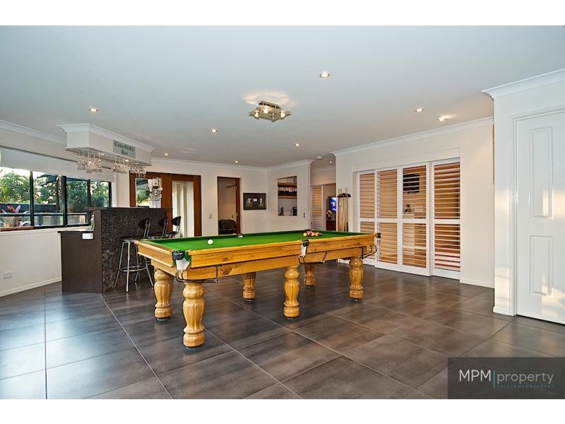 6 Chichester Dr, Arundel QLD 4214