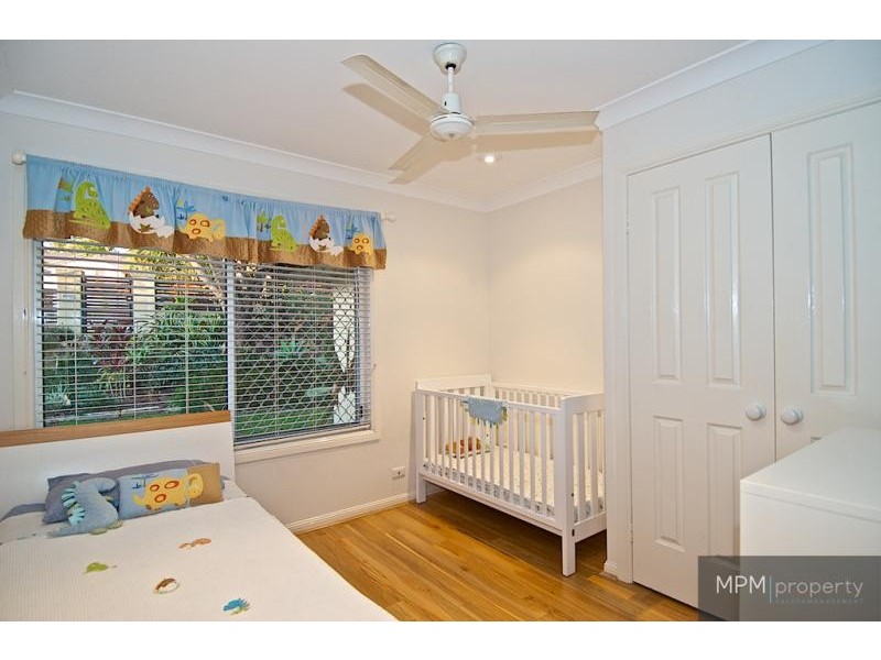 6 Chichester Dr, Arundel QLD 4214