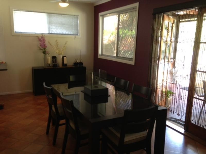 16 Schneider Ave, Labrador QLD 4215