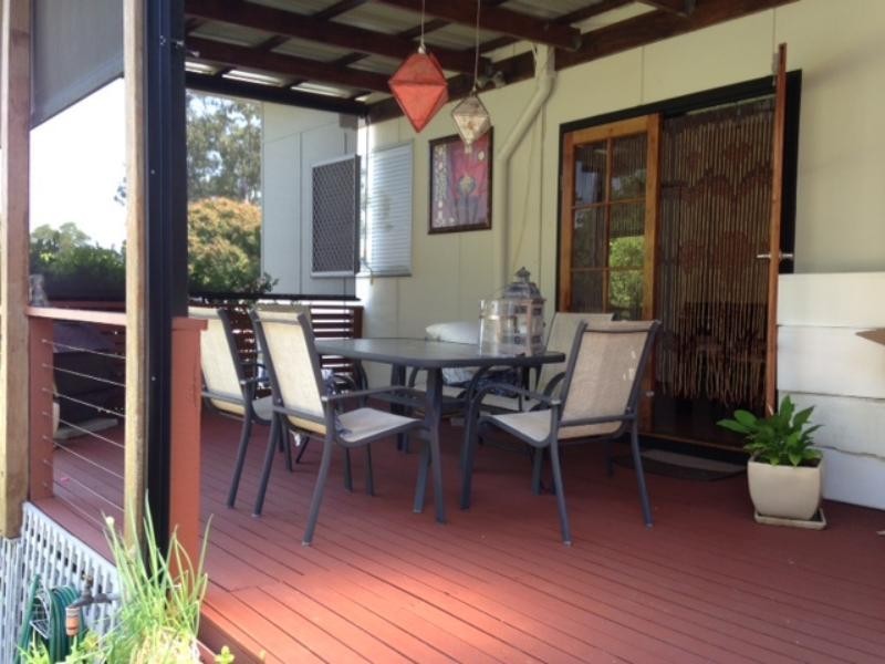 16 Schneider Ave, Labrador QLD 4215
