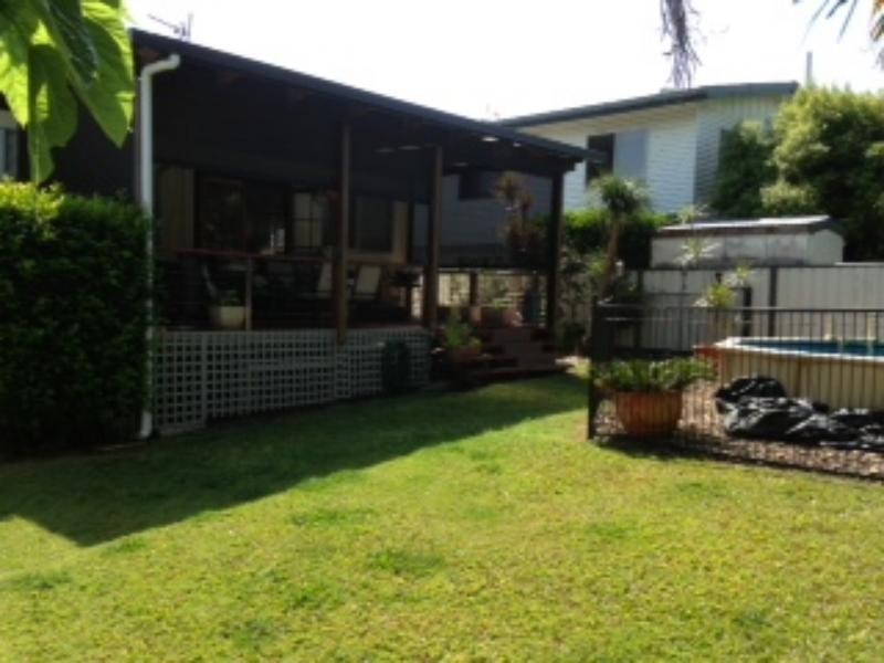 16 Schneider Ave, Labrador QLD 4215