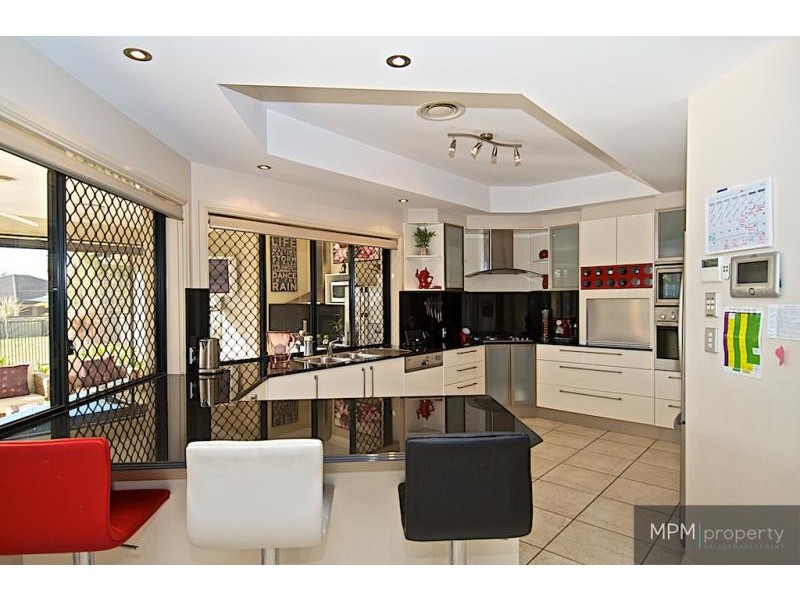 7 Selsey Ct, Arundel QLD 4214