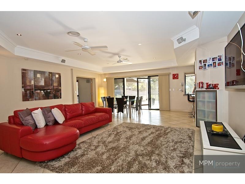 7 Selsey Ct, Arundel QLD 4214