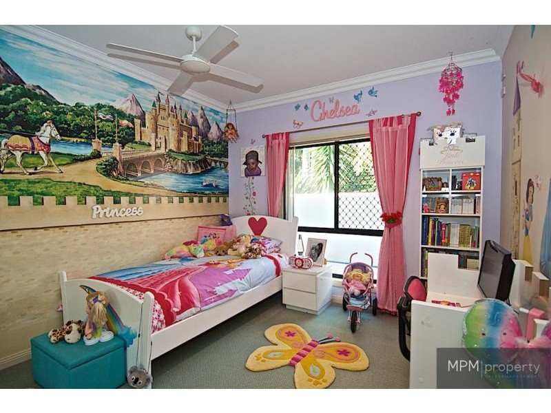 7 Selsey Ct, Arundel QLD 4214