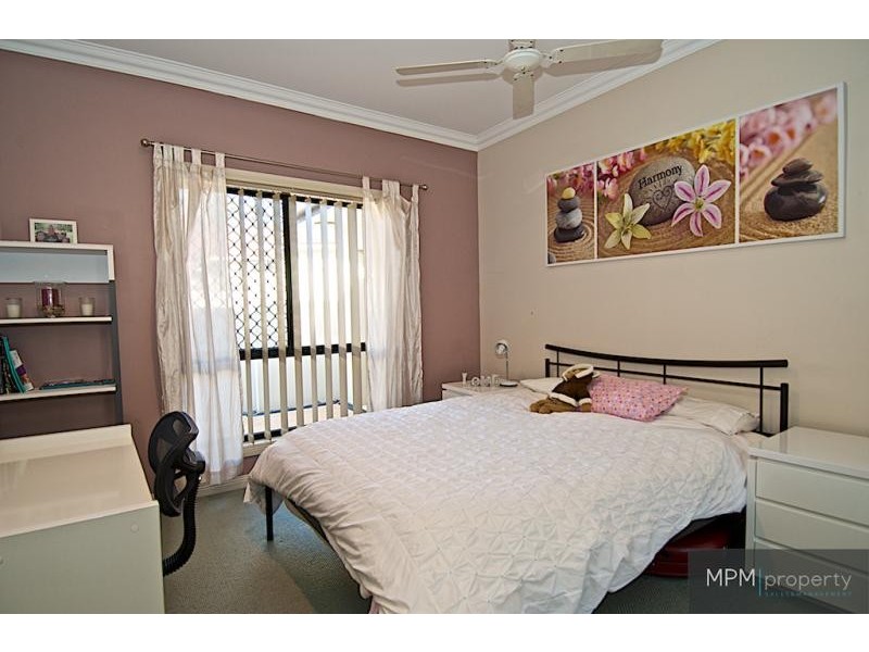 7 Selsey Ct, Arundel QLD 4214