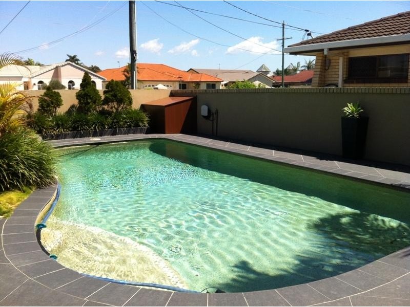 349 Bayview  St, Hollywell QLD 4216