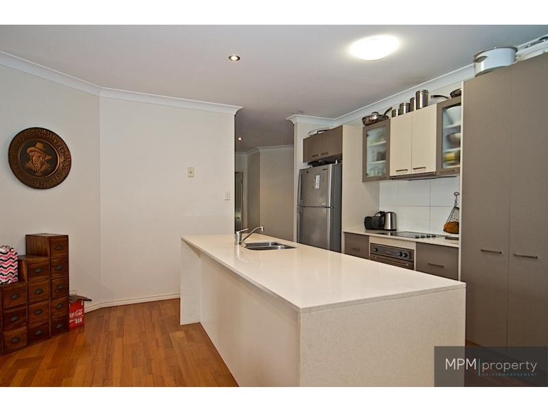 6 Hallmark  Ct, Ashmore QLD 4214