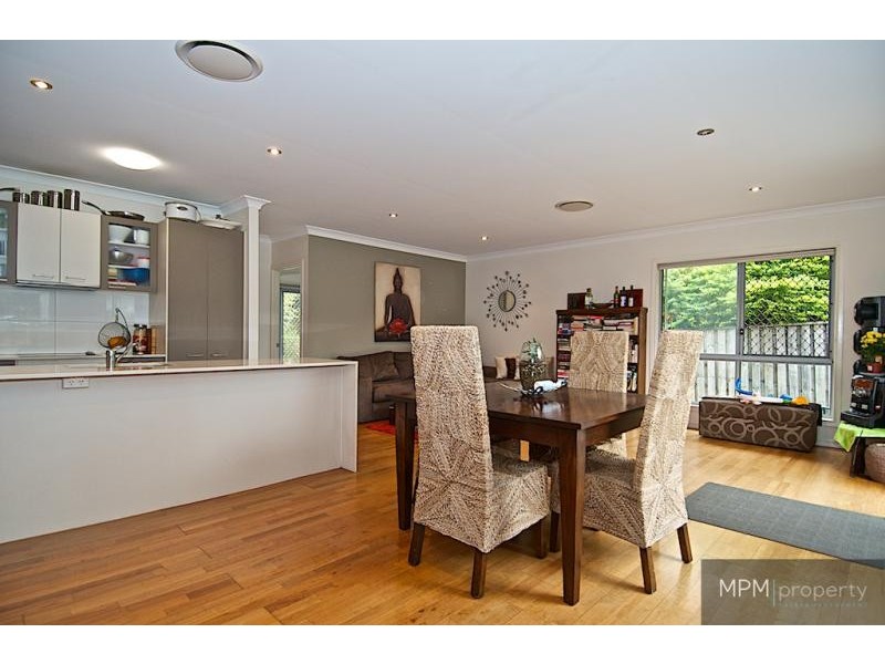 6 Hallmark  Ct, Ashmore QLD 4214