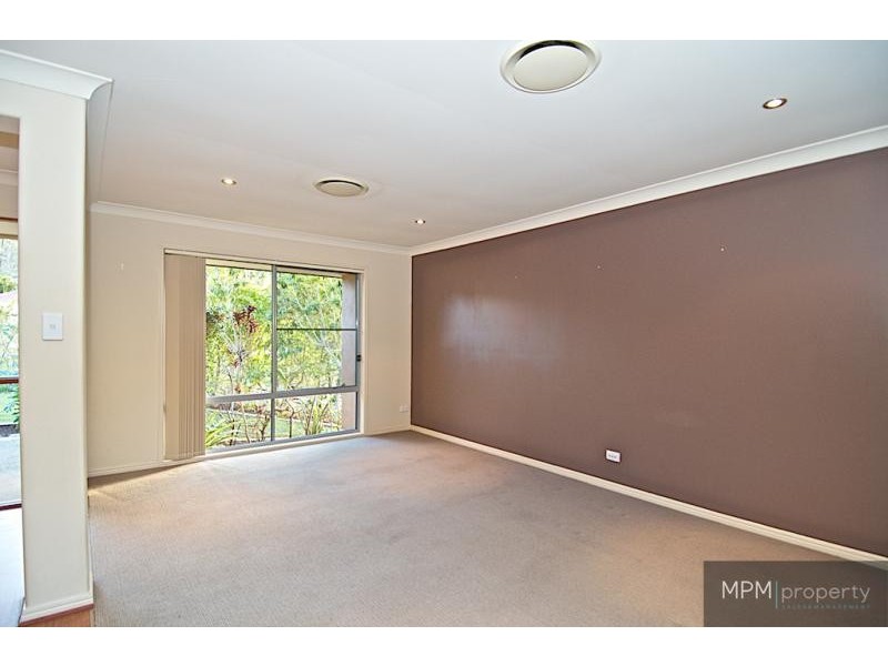 43 Nottinghill Gate  Dr, Arundel QLD 4214