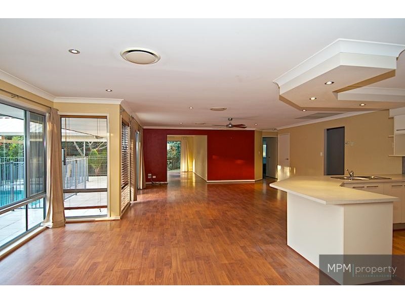 43 Nottinghill Gate  Dr, Arundel QLD 4214