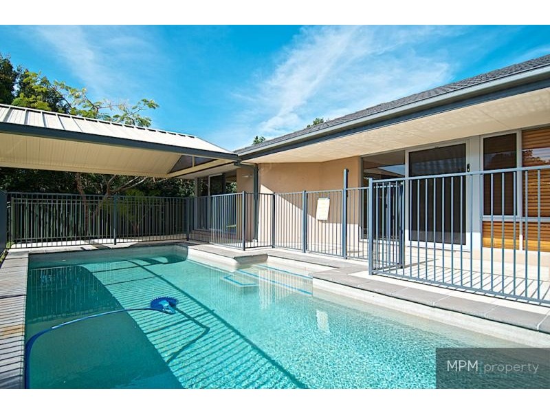 43 Nottinghill Gate  Dr, Arundel QLD 4214