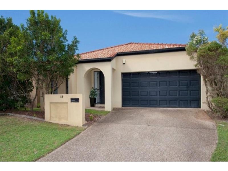 18 Blackwattle  Cct, Arundel QLD 4214