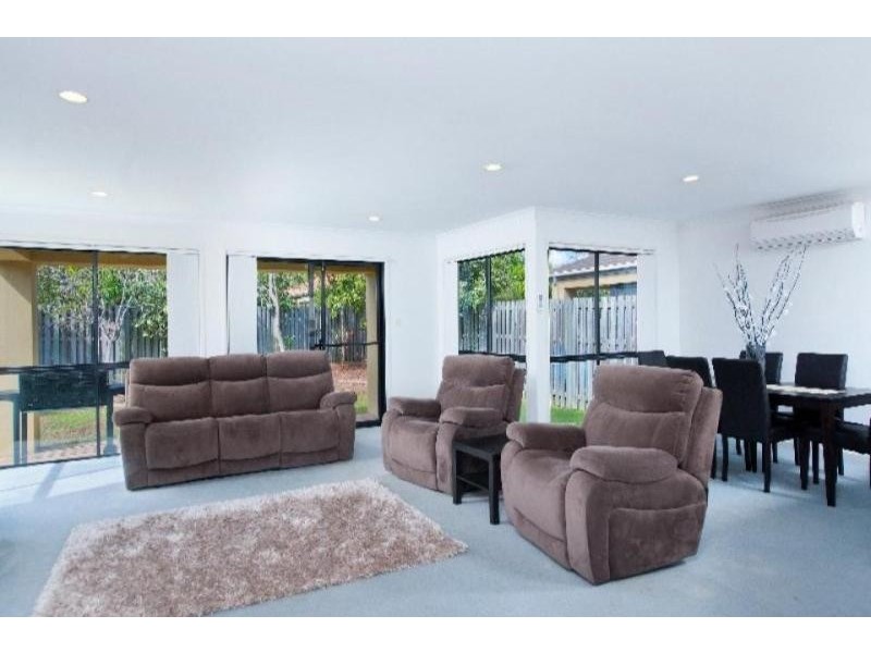 18 Blackwattle  Cct, Arundel QLD 4214