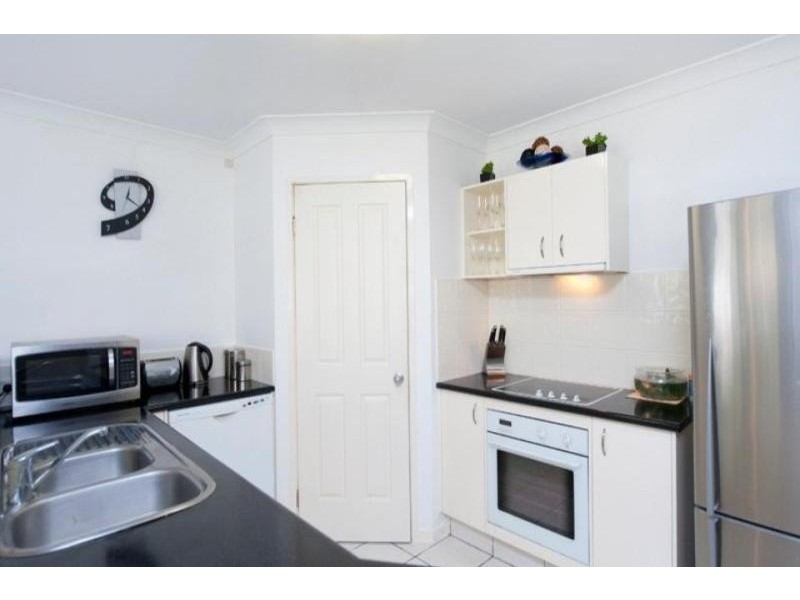 18 Blackwattle  Cct, Arundel QLD 4214