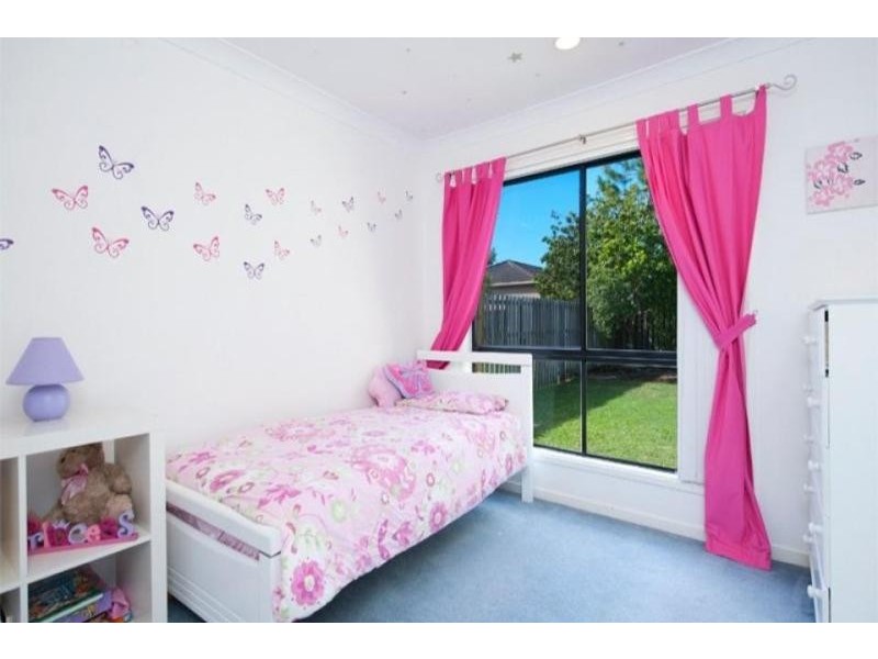 18 Blackwattle  Cct, Arundel QLD 4214