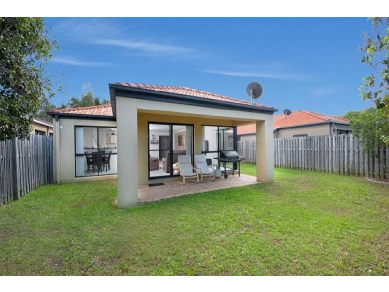 18 Blackwattle  Cct, Arundel QLD 4214