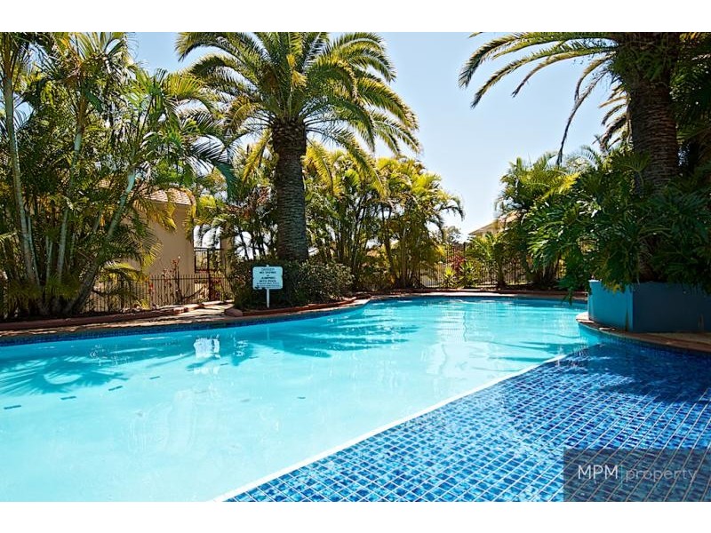 18 Blackwattle  Cct, Arundel QLD 4214