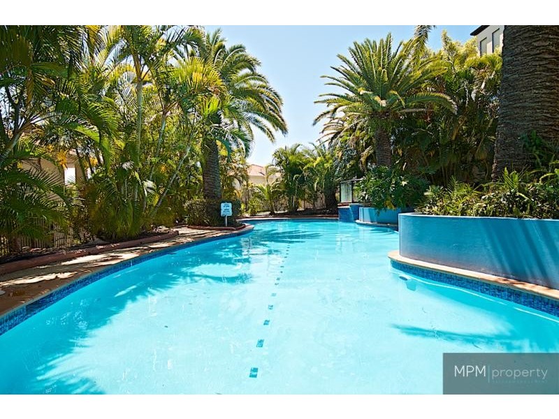 18 Blackwattle  Cct, Arundel QLD 4214