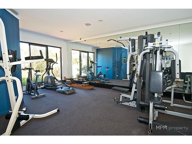 18 Blackwattle  Cct, Arundel QLD 4214