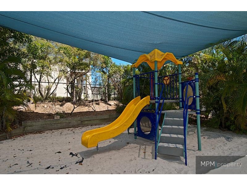 18 Blackwattle  Cct, Arundel QLD 4214