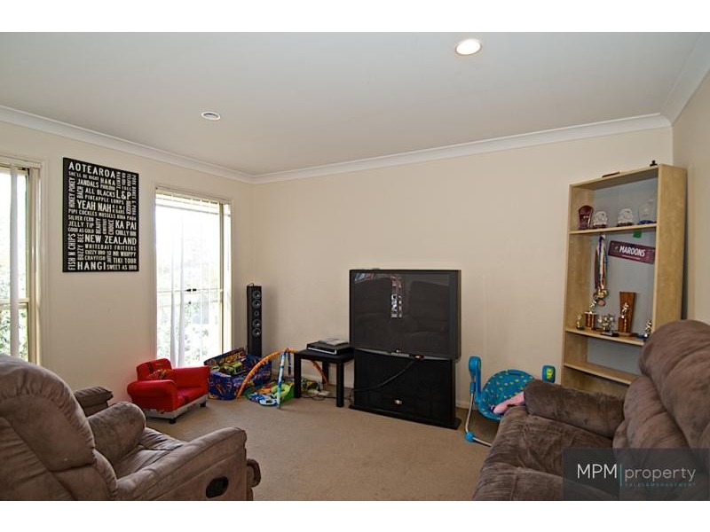 8 Paris Pde, Ormeau QLD 4208