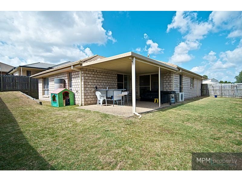 8 Paris Pde, Ormeau QLD 4208