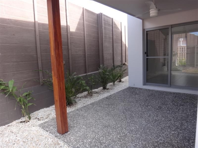 24 Azure Way, Hope Island QLD 4212