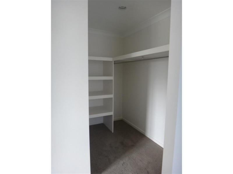 24 Azure Way, Hope Island QLD 4212