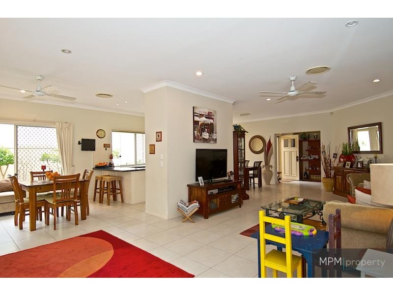 21 Dalloway Ct, Arundel QLD 4214