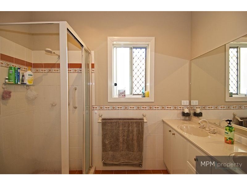 21 Dalloway Ct, Arundel QLD 4214