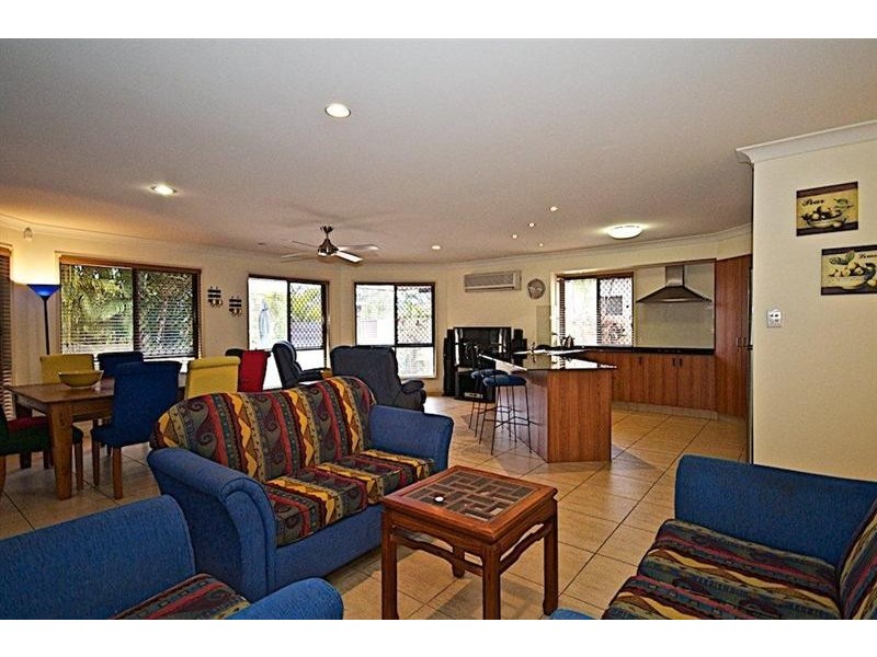 72 Arun Dr, Arundel QLD 4214