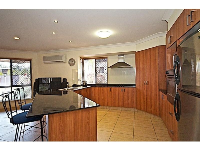 72 Arun Dr, Arundel QLD 4214
