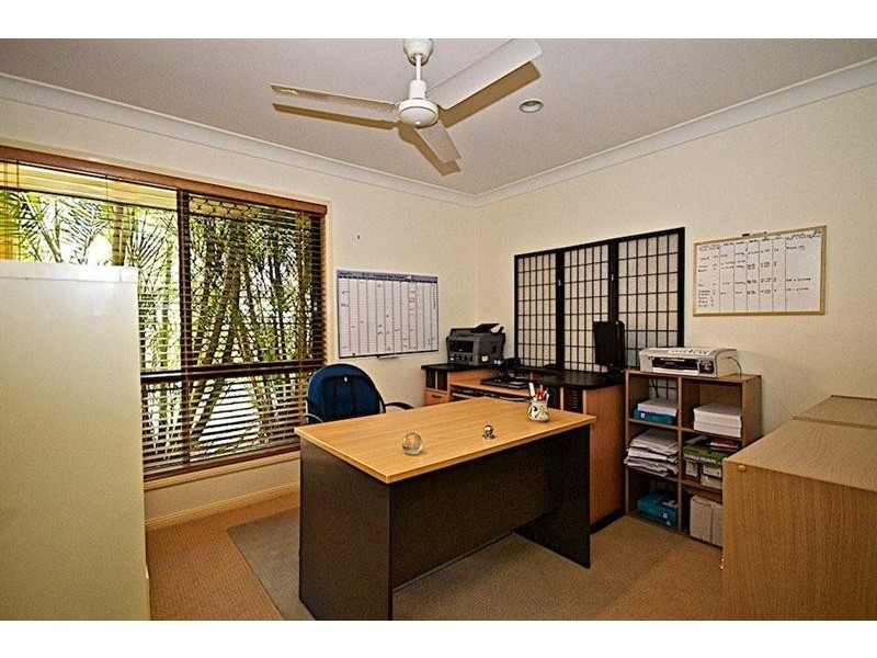 72 Arun Dr, Arundel QLD 4214