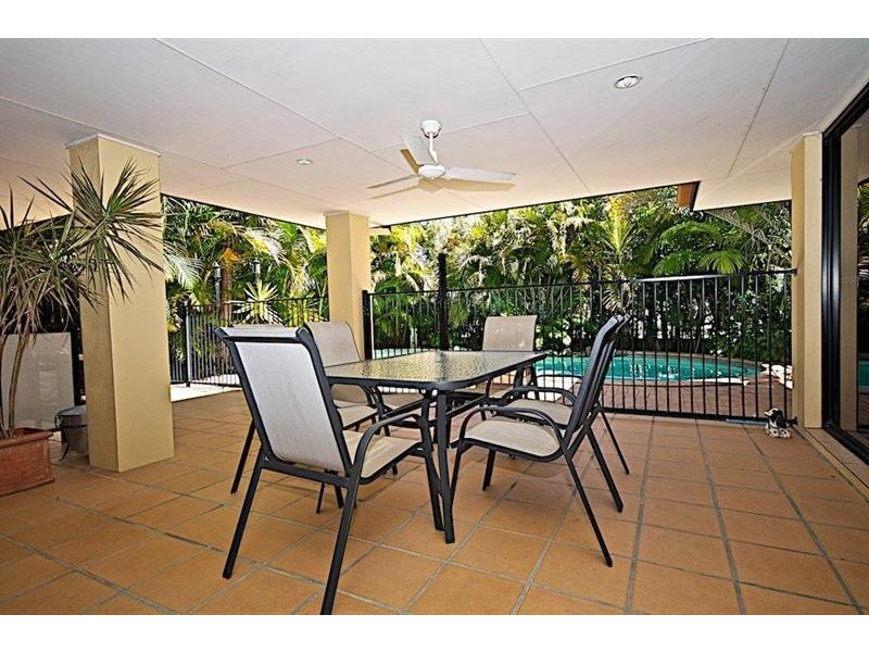 72 Arun Dr, Arundel QLD 4214