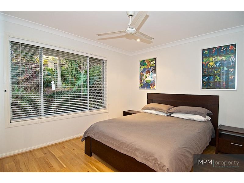 6 Chichester Dr, Arundel QLD 4214