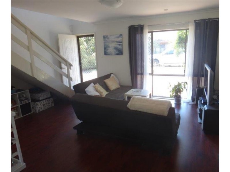 2/36 Frascott  Ave, Varsity Lakes QLD 4227