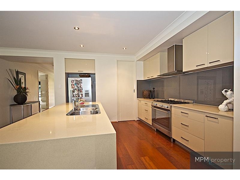 106 Arun  Dr, Arundel QLD 4214