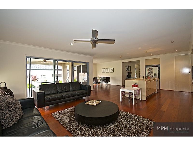 106 Arun  Dr, Arundel QLD 4214