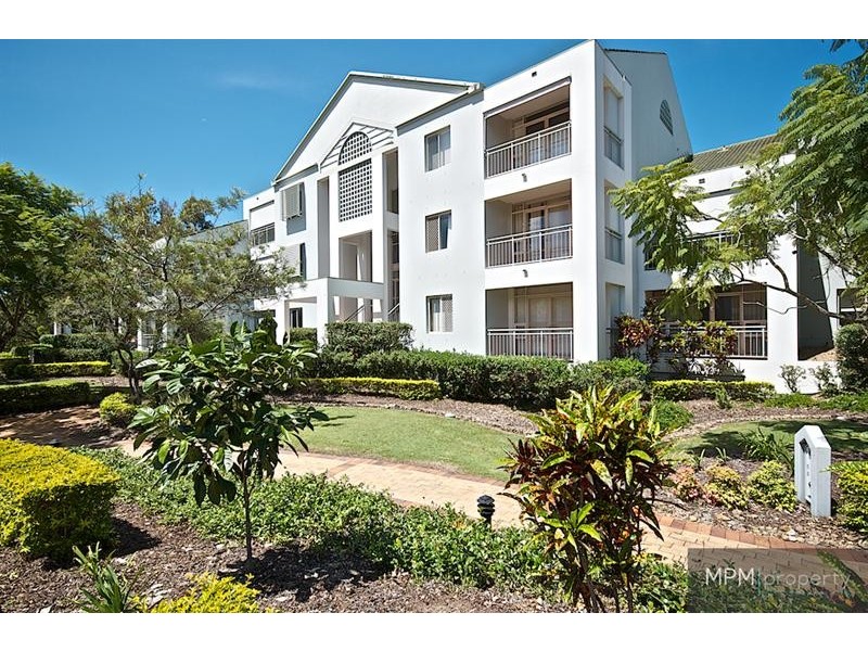 27/76 Chichester  Dr, Arundel QLD 4214